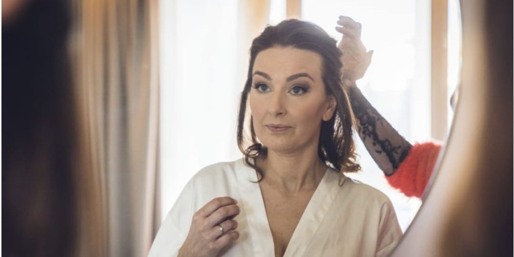 Reveal the Secrets to Gorgeous Bridal Hair and Make-Up